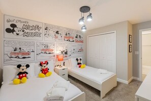 4 室のベッドルーム、アイロン / アイロン台、旅行用ベビーベッド、WiFi