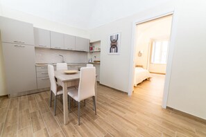 Dining - Villari 48 Apartment - Appartamento 1 (Naples)