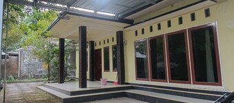 Hotel O Penginapan Annisya Near SMA Negeri 2 Mataram