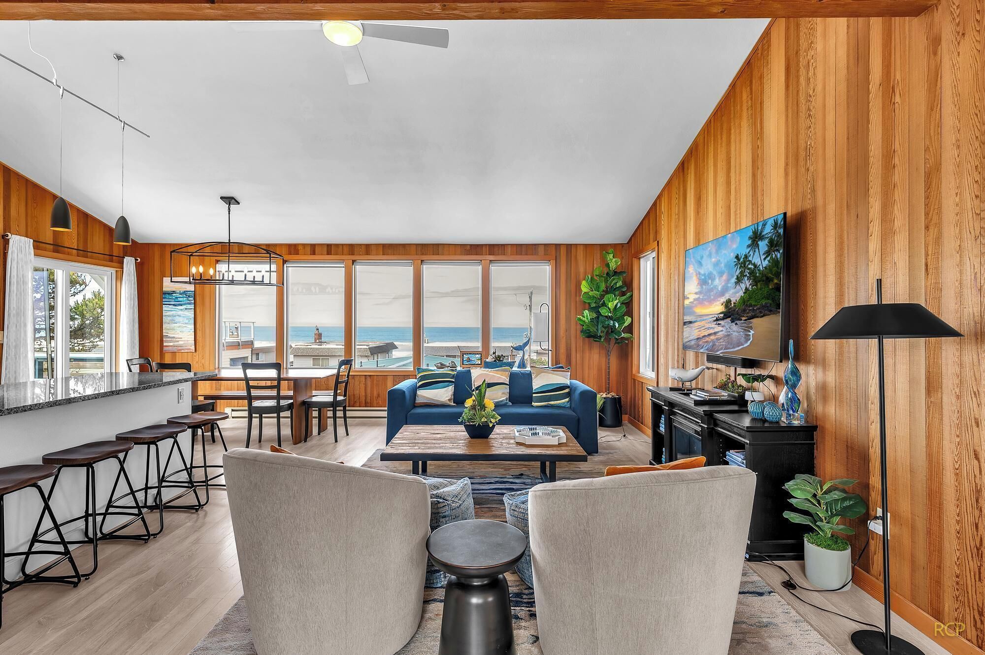 智能电视、壁炉、桌上足球、乒乓球