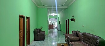 OYO 93411 Syariah Hotel Tomborang