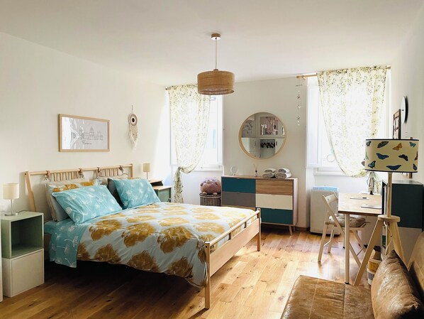 1 bedroom, desk, iron/ironing board, WiFi