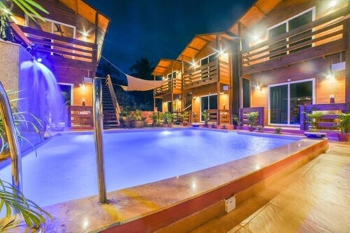 5 mins walk from the beach