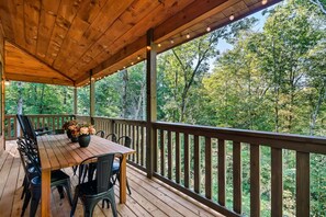Outdoor dining - Tranquil 3BD+LOFT Cabin! HOT TUB + Game/Movie Room (Pigeon Forge)