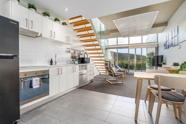 Fridge, microwave, oven, stovetop