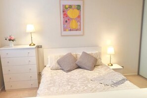 2 bedrooms, desk, iron/ironing board, free WiFi