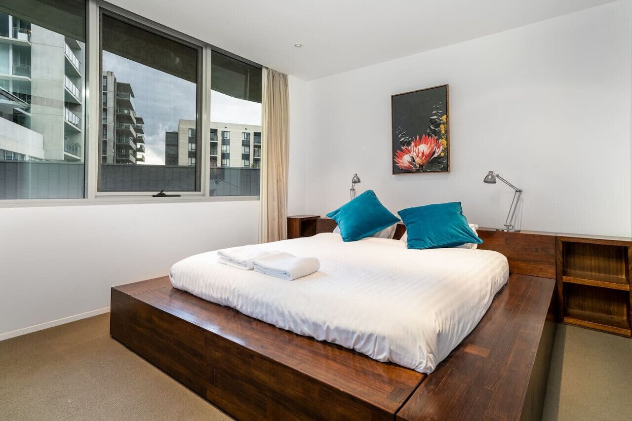 2 bedrooms, desk, iron/ironing board, travel cot