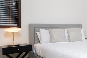 4 bedrooms, desk, iron/ironing board, WiFi