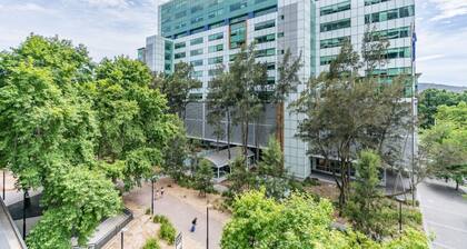 New to VRBO: Modern 2BR Apartment in the Heart of the City