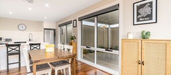 Comfy and Modern House w/ Outdoor Dining & WiFi