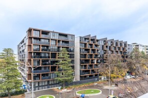 Exterior - Roomy 2BR/2BA City-Centre Apt (Braddon)