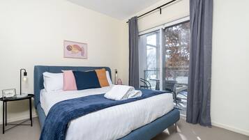 3 bedrooms, desk, iron/ironing board, WiFi