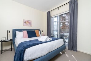 3 bedrooms, desk, iron/ironing board, WiFi