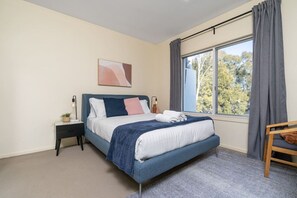 3 bedrooms, desk, iron/ironing board, WiFi