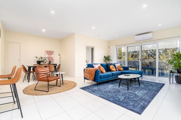 Interior - Captivating 3BR/2BA APT close to Dickson Shopping! (Lyneham)