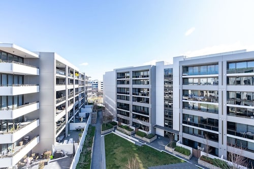 Parliamentary Triangle Apartment