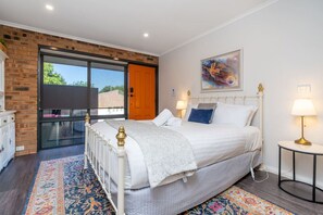 1 chambre, bureau, fer et planche à repasser, Wi-Fi gratuit