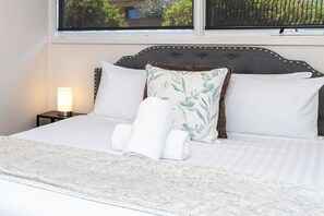 3 slaapkamers, een bureau, een strijkplank/strijkijzer, gratis wifi