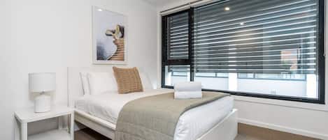 3 slaapkamers, een strijkplank/strijkijzer, wifi, beddengoed