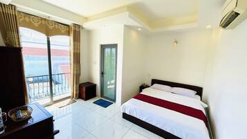 Basic Single Room | Soundproofing, wheelchair access