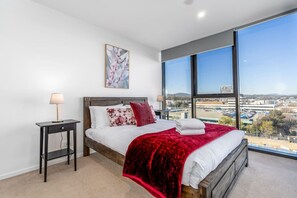 2 bedrooms, iron/ironing board, free WiFi, bed sheets - Grand Central Towers Apt | Resort-Style Amenities (Phillip)