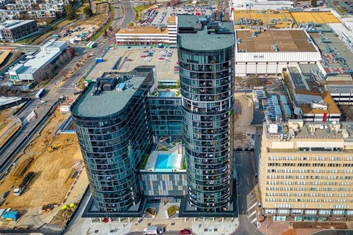 Grand Central Towers Apt | Resort-Style Amenities