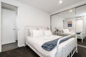 2 chambres, fer et planche à repasser, Wi-Fi, draps fournis