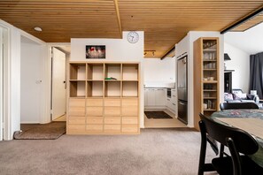 Interior - 3BR Loft Apt 1min to Kingston Foreshore! (Kingston)