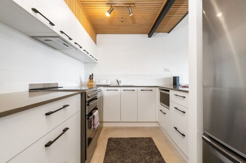 New to VRBO: 3BR Loft Apt 1min to Kingston Foreshore!