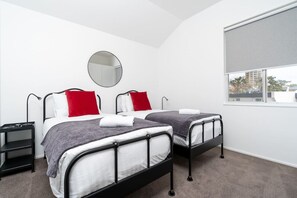 3 sovrum, skrivbord, strykjärn/strykbräda och wi-fi