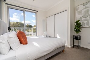 3 makuuhuonetta, silitysrauta/-lauta, Wi-Fi, vuodevaatteet