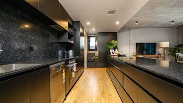 Fridge, microwave, oven, stovetop