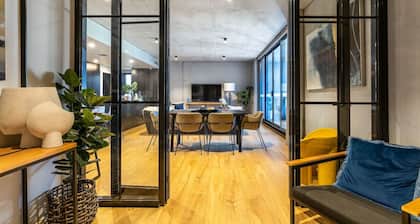 New to VRBO: Onyx Apt · Onsite EV Charger · 5mins to Foreshore