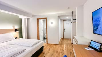 Classic Double Room, 1 Bedroom, Non Smoking, Allergy Friendly | Hypo-allergenic bedding, in-room safe, individually decorated