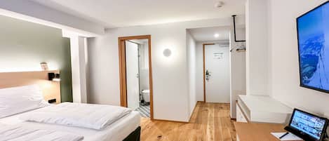 Classic Double Room, 1 Bedroom, Non Smoking, Allergy Friendly
