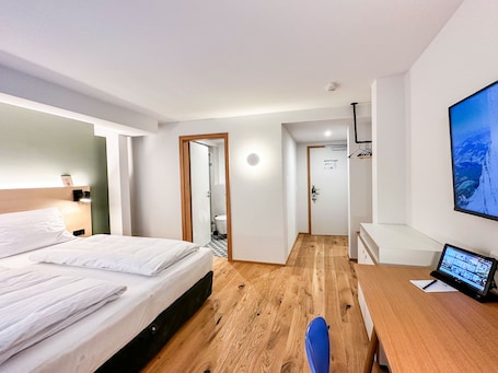 Classic Double Room, 1 Bedroom, Non Smoking, Allergy Friendly | Hypo-allergenic bedding, in-room safe, individually decorated