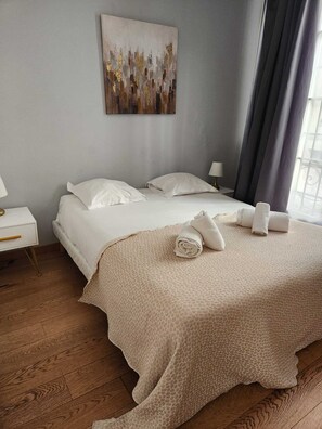 3 bedrooms, iron/ironing board, WiFi, bed sheets - Spacious Apartment in the Heart of Paris – Temple Le Marais (Paris)
