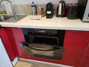 Microones, forn, placa de cuina i rentaplats