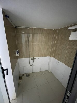 Standard Single Room | Bilik Mandi
