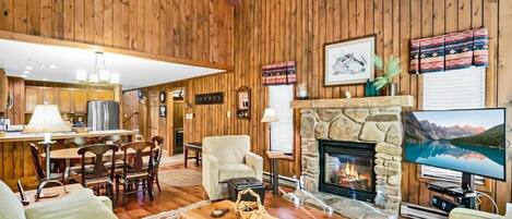 Smart TV, fireplace, DVD player