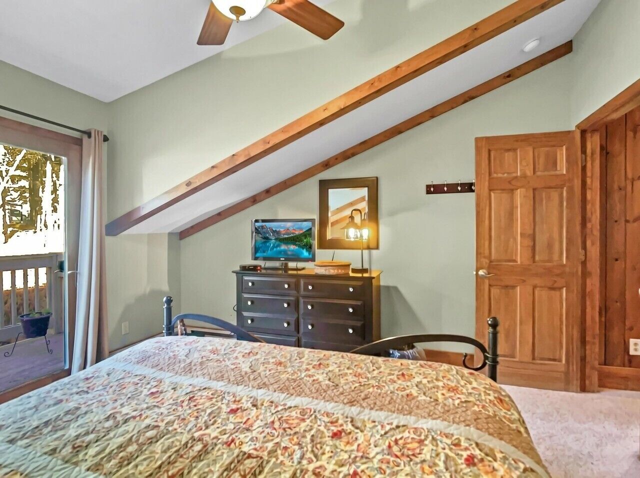 3 bedrooms, desk, free WiFi, bed sheets