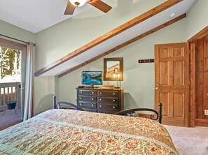 3 bedrooms, desk, free WiFi, bed sheets