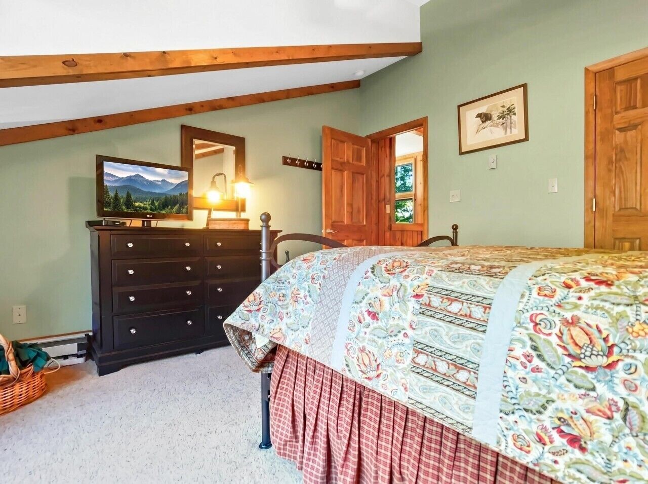 3 chambres, bureau, Wi-Fi gratuit, draps fournis