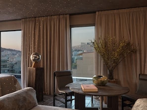 Acropolis View Penthouse Suite Outdoor Jetted Tub