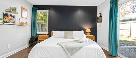 3 bedrooms, desk, iron/ironing board, free WiFi