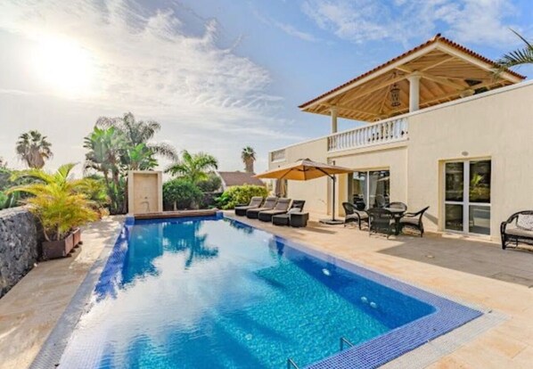 A heated pool - Maison Chatulle (Adeje)