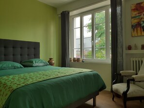 4 chambres, fer et planche à repasser, Wi-Fi, draps fournis