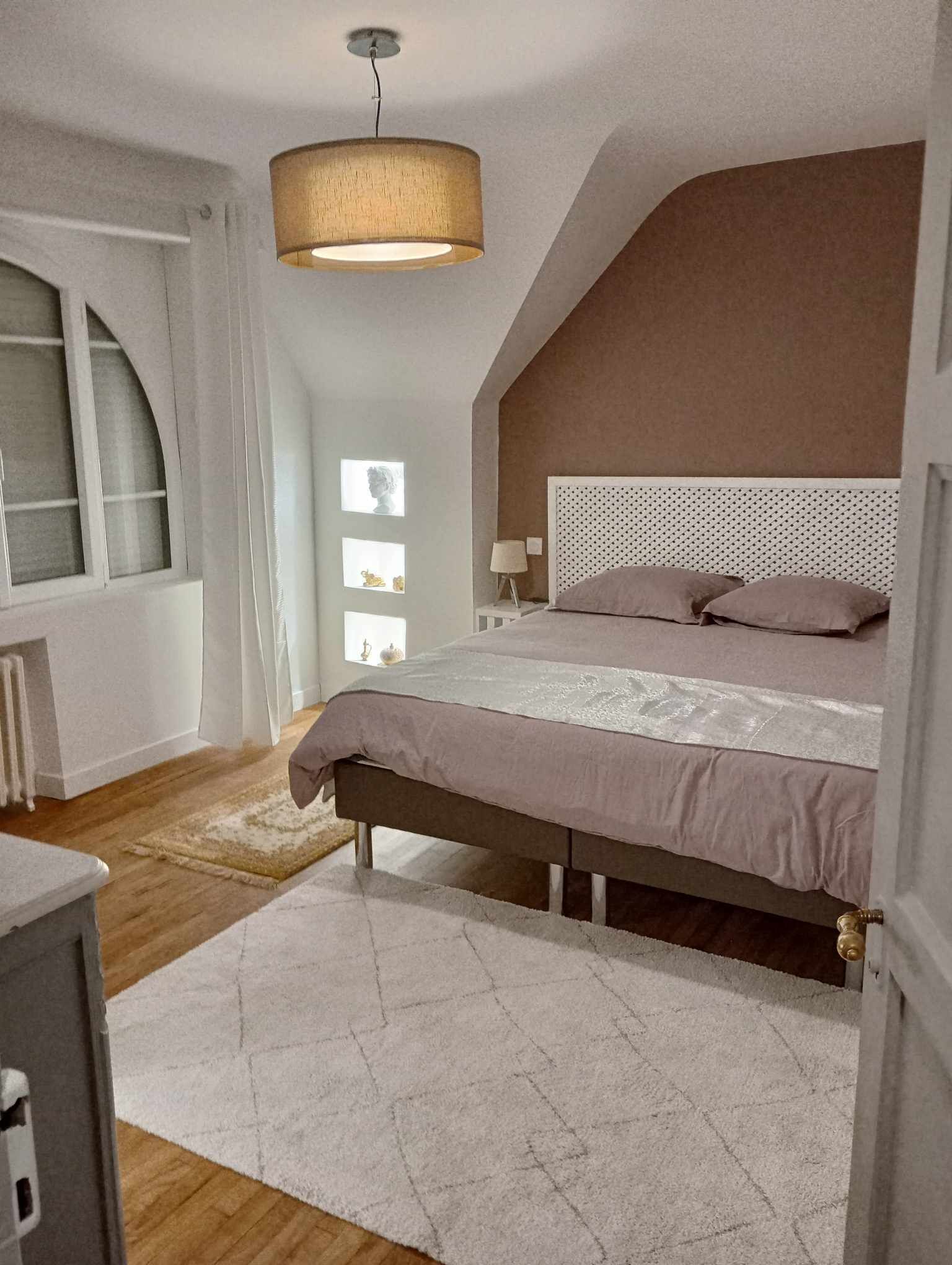 4 chambres, fer et planche à repasser, Wi-Fi, draps fournis