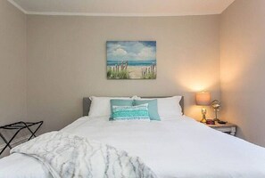 3 bedrooms, desk, iron/ironing board, travel crib