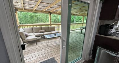 Cozy 3-bedroom in Wappapello with AC, WiFi and close to the Lake.